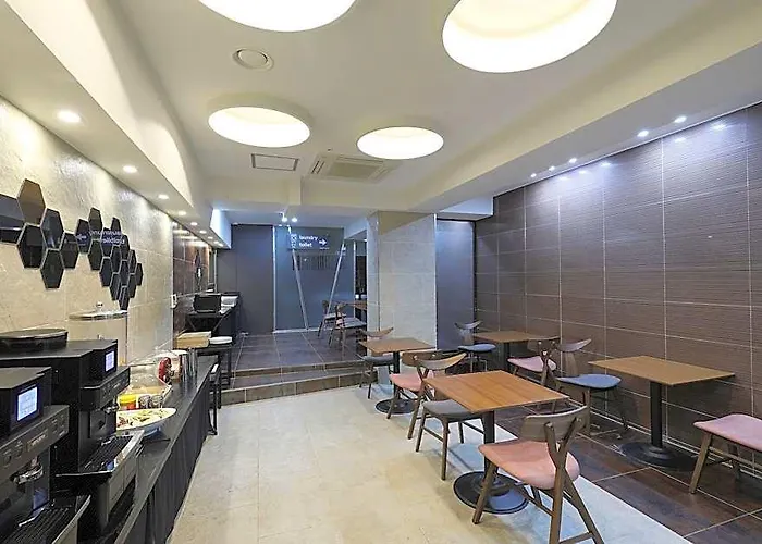 Sinchon Boutique Hip