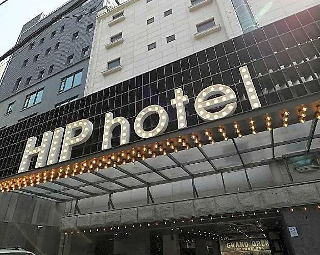 Sinchon Boutique Hip 2*