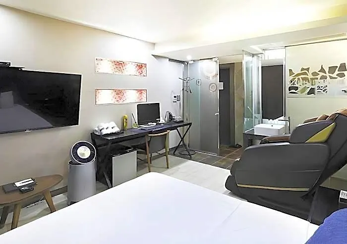 Sinchon Boutique Hip Hotel