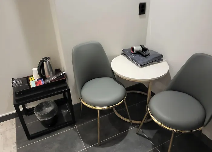 Sinchon Boutique Hip